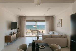 LA Constructions - Costel BeachFront Residence (3)