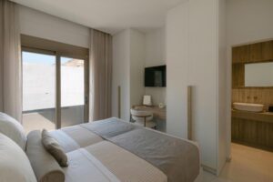 LA Constructions - Costel BeachFront Residence (4)