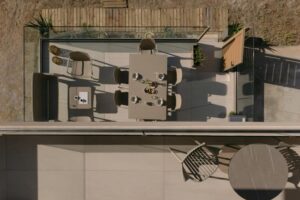 LA Constructions - Costel BeachFront Residence (2)