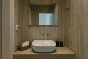 LA Constructions - Costel BeachFront Residence (11)