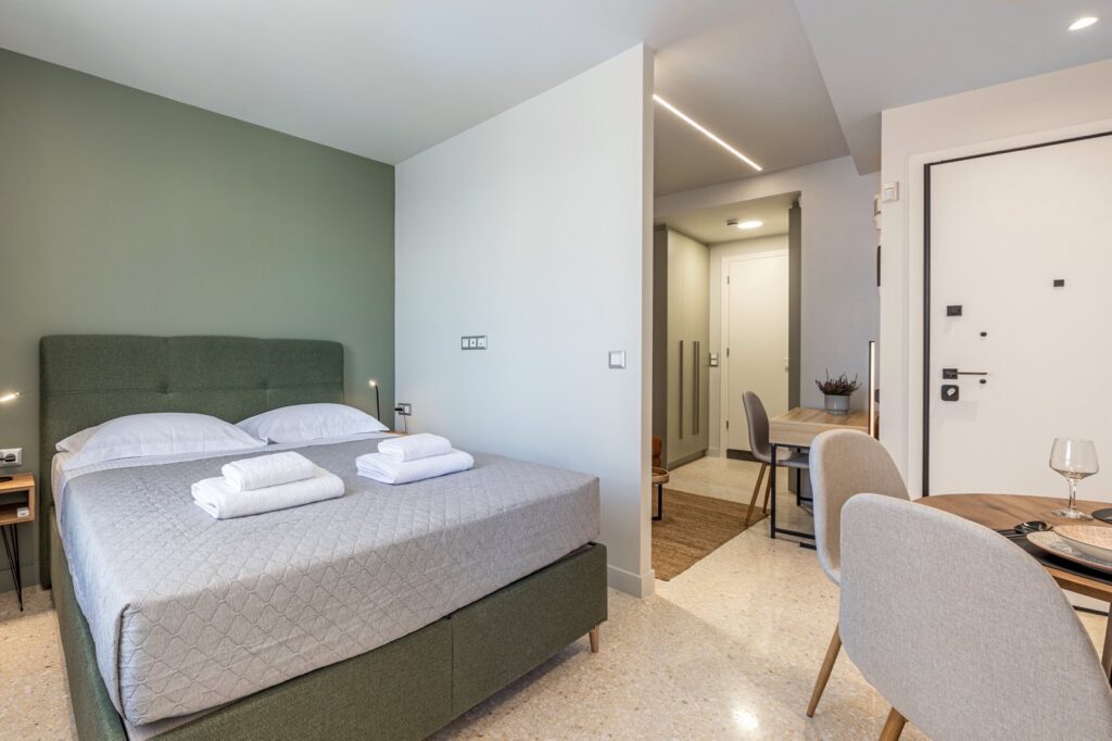 LA Constructions - Hotel PORTA NOVA (12)