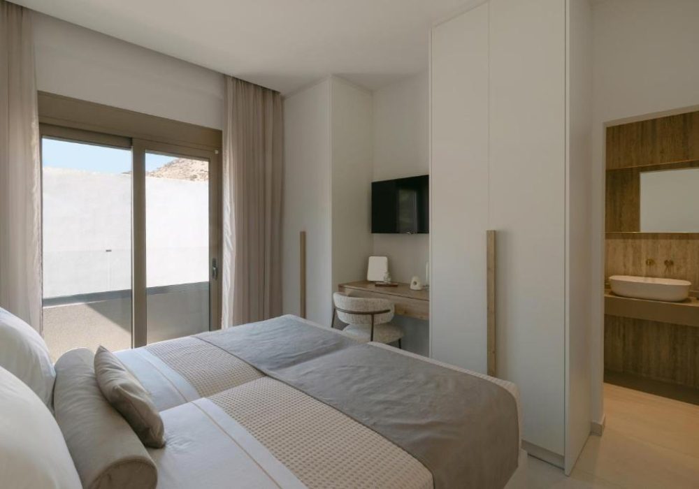 LA Constructions - Costel BeachFront Residence (4)