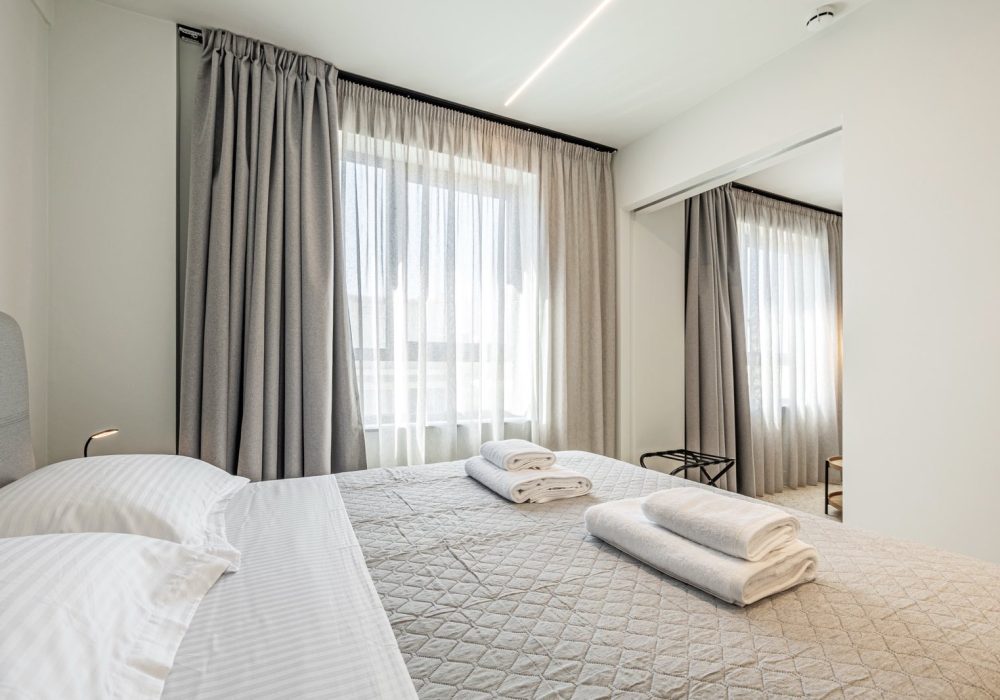 LA Constructions - Hotel PORTA NOVA (1)